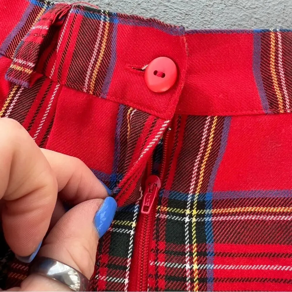 Vintage 90s Karen Scott Red Tartan Plaid Pleated High Waist Golf Mom Shorts 10